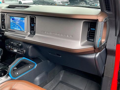Used 2023 Ford Bronco Outer Banks image 12