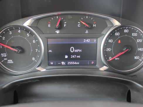 Used 2024 GMC Terrain AT4 image 33