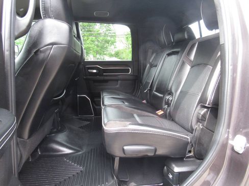 Used 2025 RAM 2500 Laramie AWD/4WD image 17