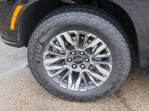 Used 2025 Chevrolet Tahoe Z71 image 7