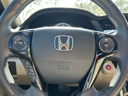 Used 2017 Honda Accord EX-L image 23