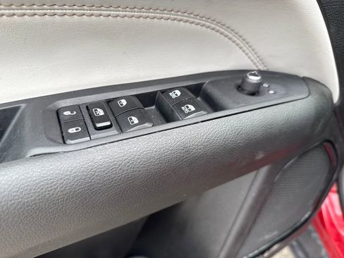 Used 2025 Jeep Compass Limited image 11