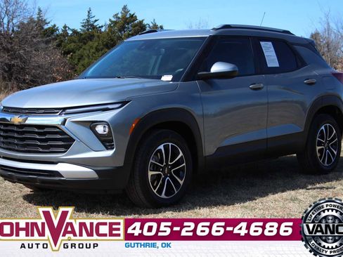 Used 2025 Chevrolet TrailBlazer LT image 3