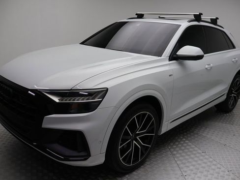 Used 2021 Audi Q8 Premium Plus w/ Premium Plus Package AWD/4WD image 2