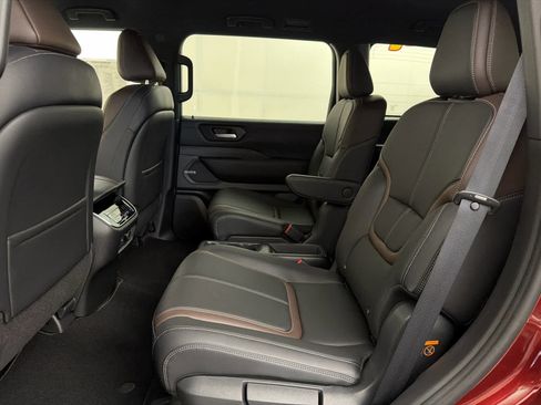New 2026 Nissan Armada SL w/ Captain's Chari Seat Package AWD/4WD image 16