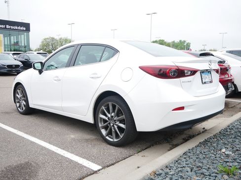 Used 2018 MAZDA MAZDA3 Grand Touring FWD image 4