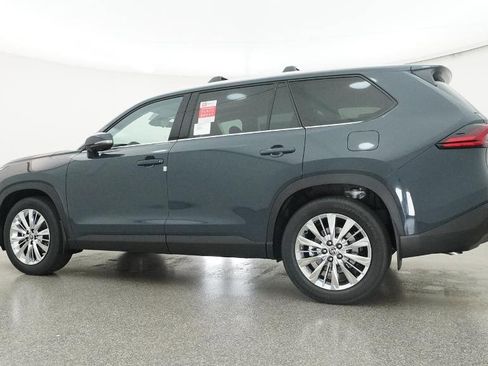 New 2026 Toyota Grand Highlander Platinum image 18