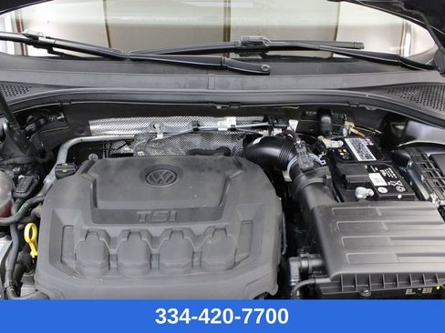 Certified 2023 Volkswagen Tiguan SE R-Line image 31