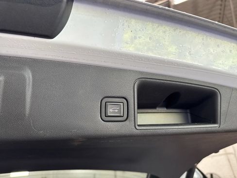 Used 2023 GMC Terrain AT4 w/ Tech Package AWD/4WD image 15