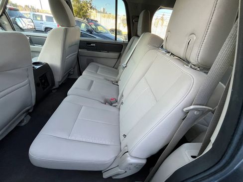Used 2014 Ford Expedition EL XLT image 17