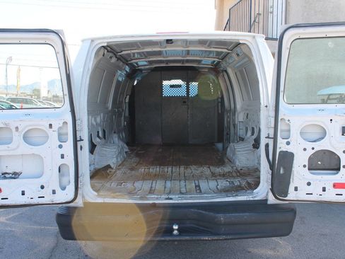 Used 2014 Ford E-350 and Econoline 350 Extended Super Duty image 28