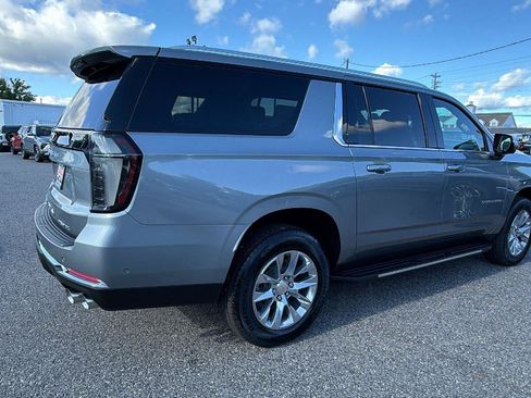 New 2026 Chevrolet Suburban Premier w/ Sun And Tow Package AWD/4WD image 8