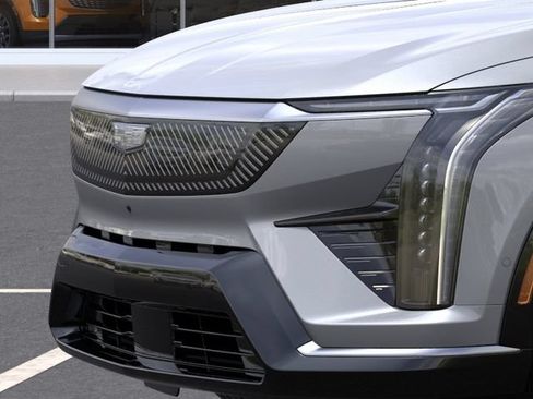 Used 2026 Cadillac Optiq Luxury 1 w/ LPO, Floor Liner Package AWD/4WD image 13