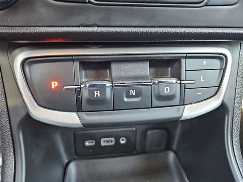 Used 2024 GMC Terrain SLE image 12