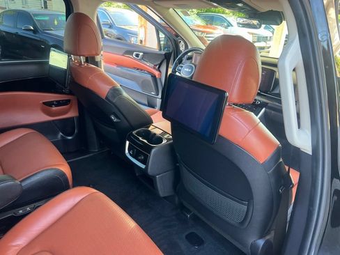 Used 2022 Kia Carnival SX Prestige FWD image 16