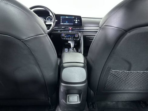 Used 2025 Hyundai Elantra Limited FWD image 22