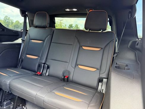 Used 2021 GMC Yukon AT4 w/ Technology Package AWD/4WD image 16