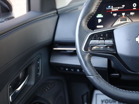 Used 2023 Nissan Ariya AWD image 35