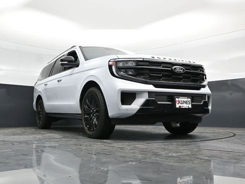 Used 2025 Ford Expedition Max Platinum w/ Stealth Appearance Package image 51
