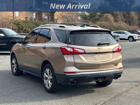 Used 2018 Chevrolet Equinox LT image 2