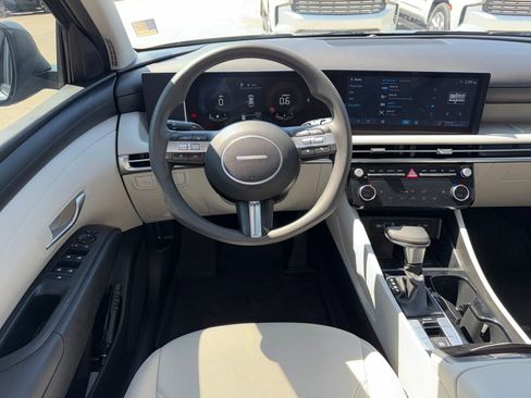 Used 2025 Hyundai Tucson SEL image 18