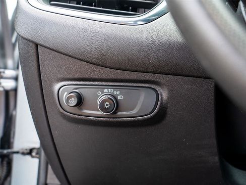 Used 2023 Chevrolet Equinox LS FWD image 14