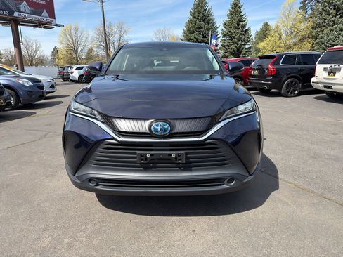 Used 2021 Toyota Venza LE w/ Carpet Mat Package (TMS) image 12