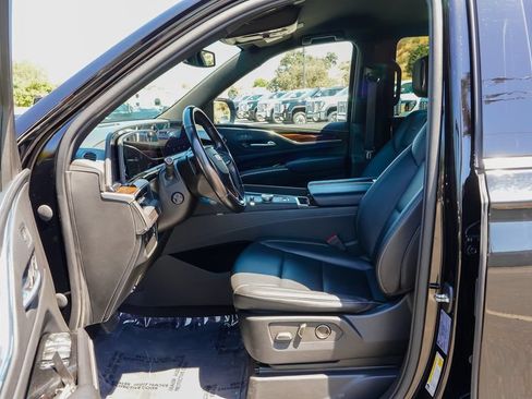 Used 2023 Cadillac Escalade ESV Luxury RWD image 12