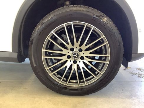 Used 2023 Mercedes-Benz GLC 300 4MATIC image 32