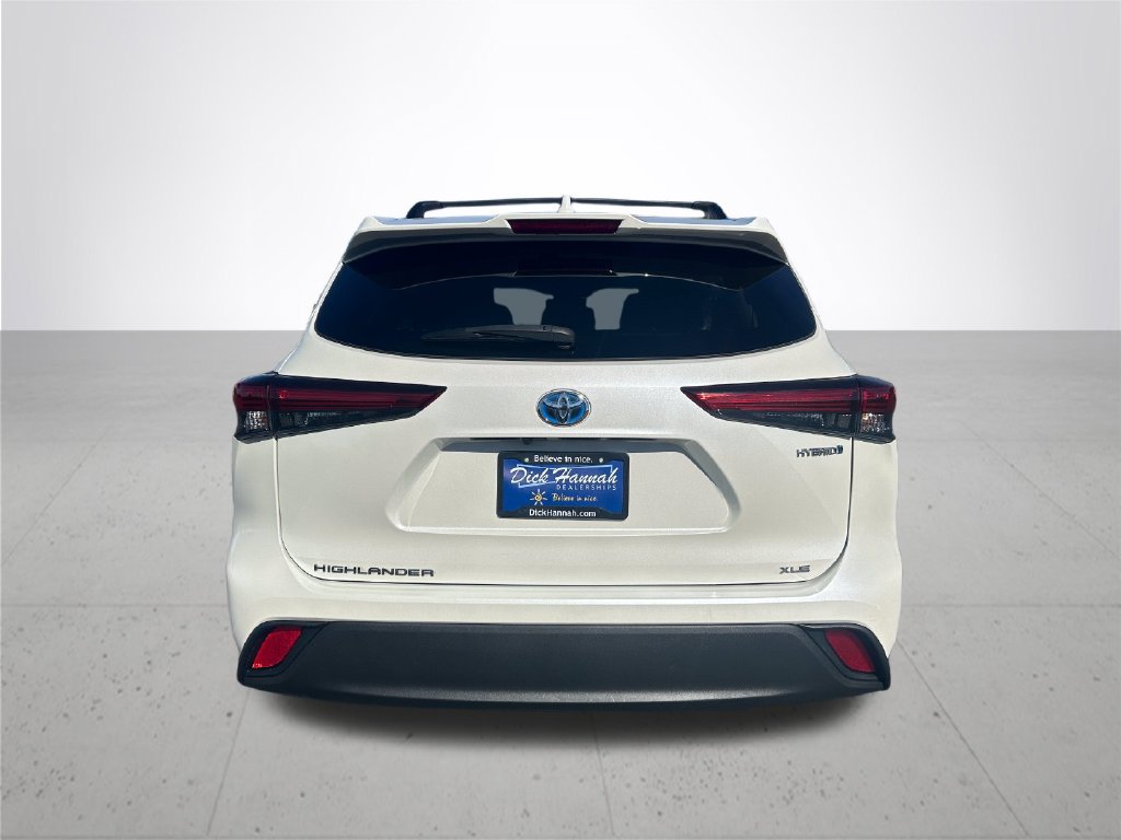 Used 2021 Toyota Highlander XLE AWD/4WD image 8