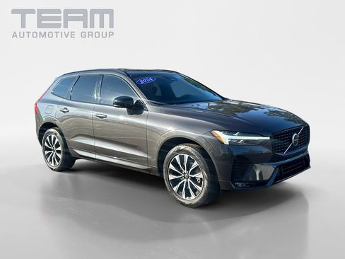 Used 2024 Volvo XC60 B5 Core image 1