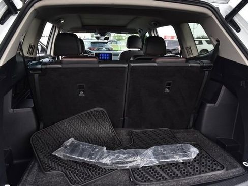 Used 2025 Volkswagen Atlas Peak Edition SE image 26