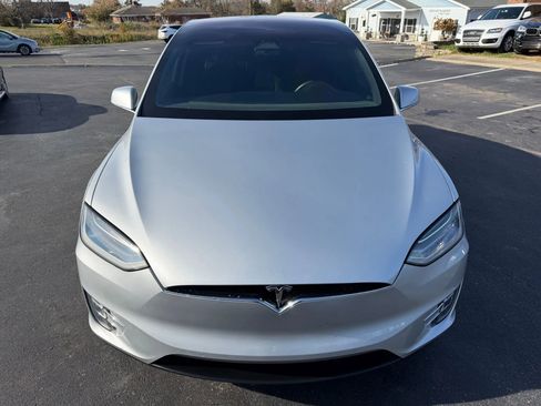 Used 2018 Tesla Model X 75D image 9