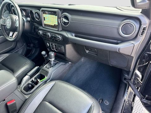 Used 2022 Jeep Wrangler Unlimited Sahara w/ Cold Weather Group AWD/4WD image 34