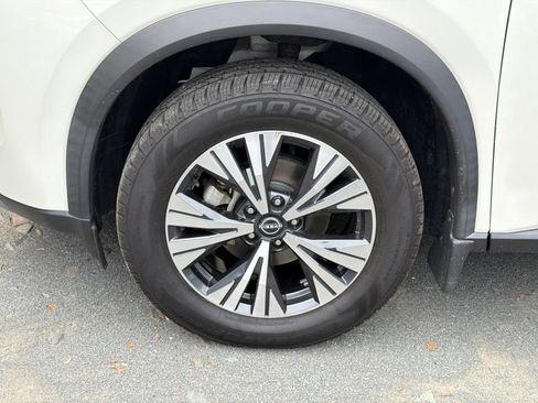 Used 2023 Nissan Rogue SV w/ SV Premium Package AWD/4WD image 5