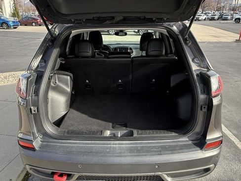 Used 2020 Jeep Cherokee Trailhawk image 24