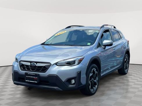 Used 2022 Subaru Crosstrek 2.5i Limited w/ Moonroof Package 2 AWD/4WD image 3