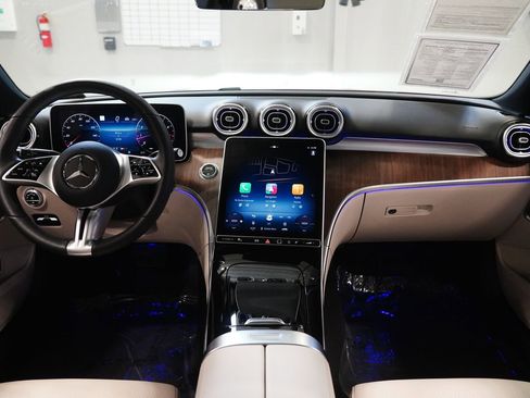 Used 2025 Mercedes-Benz C 300 4MATIC Sedan image 15