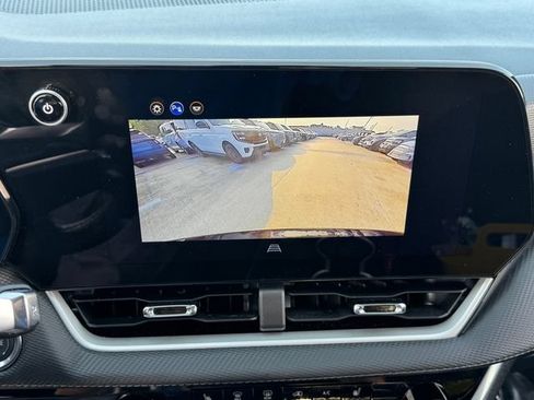 Used 2026 Chevrolet Equinox LT FWD image 25