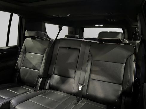 Used 2023 GMC Yukon XL SLT image 23