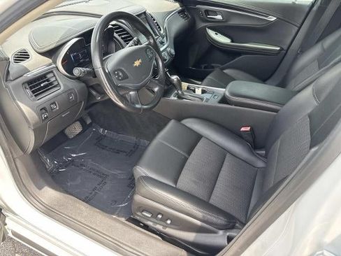 Used 2019 Chevrolet Impala LT FWD image 12
