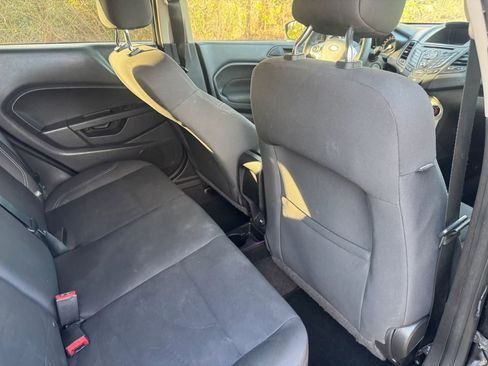 Used 2018 Ford Fiesta SE FWD image 19