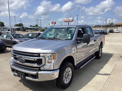 Used 2021 Ford F250 XL w/ STX Appearance Package AWD/4WD image 3