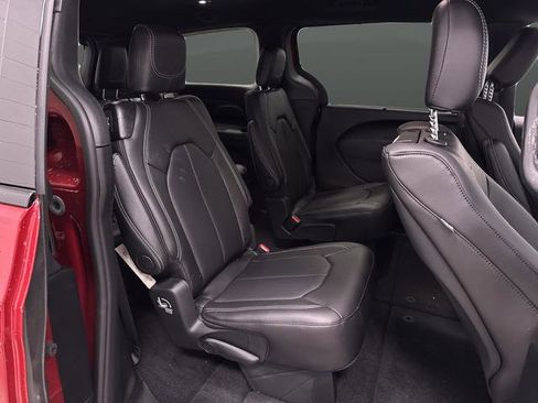 New 2026 Chrysler Pacifica Select image 31