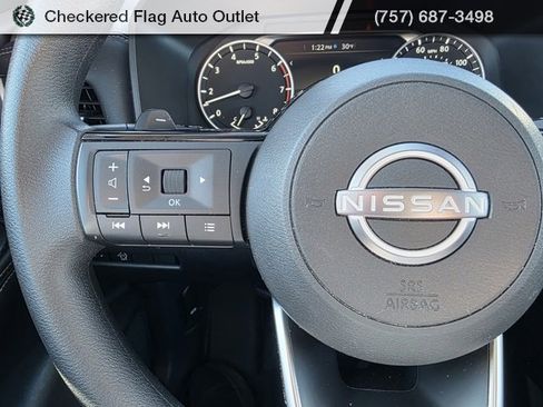 Used 2023 Nissan Rogue SV image 27