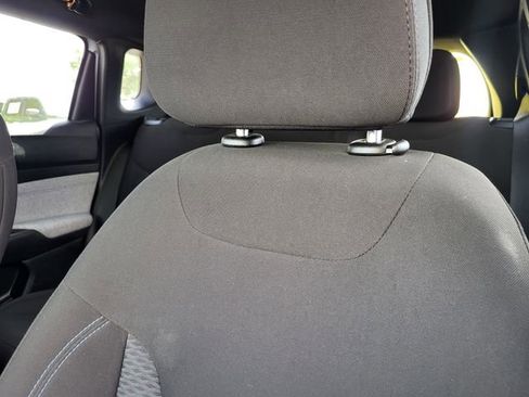 Used 2025 Jeep Compass Sport w/ Mopar Graphics Package image 17