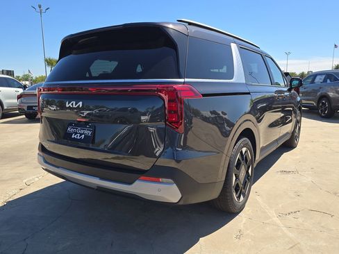 New 2026 Kia Carnival EX image 8