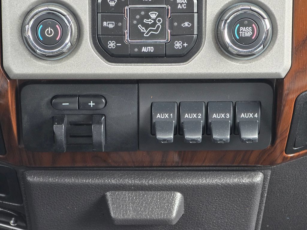 Used 2014 Ford F250 Lariat w/ Chrome Package AWD/4WD image 16