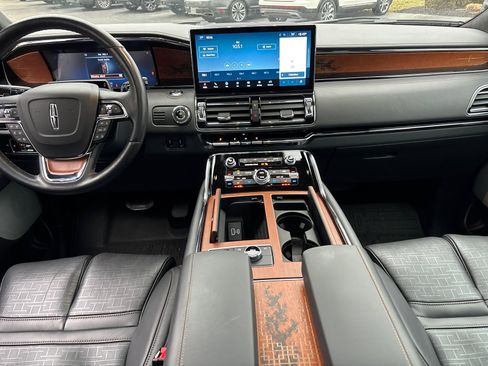 Certified 2024 Lincoln Navigator Black Label image 29