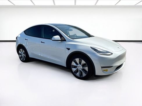 Used 2021 Tesla Model Y Long Range AWD/4WD image 3